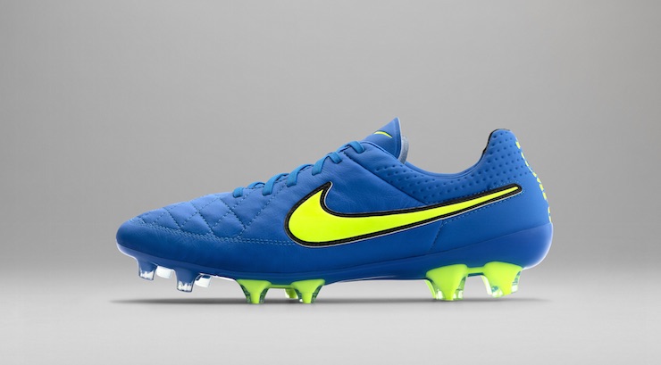 BOLD BOOTS: NIKE HIGHLIGHT PACK