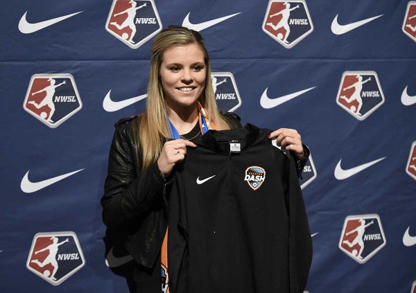 SKY BLUE DRAFT PICK 2016 - 2016 NWSL College Draft, the Houston Dash selected Rachel Daly - women's soccer news on SoccerToday