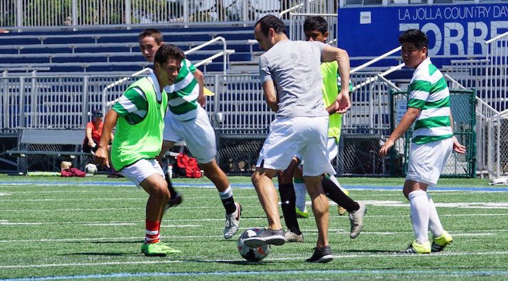 Youth Soccer News - LANDON DONOVAN playing soccer in La Jolla with youth soccer players