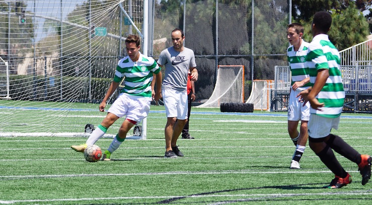 Youth soccer news - LANDON DONOVAN playing soccer in La Jolla with youth soccer players
