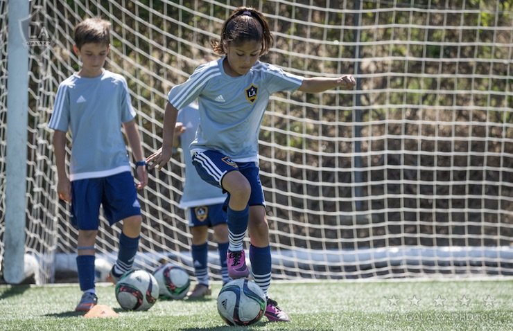 Youth soccer news: LA Galaxy Youth Soccer Summer Camp - youth soccer players Training