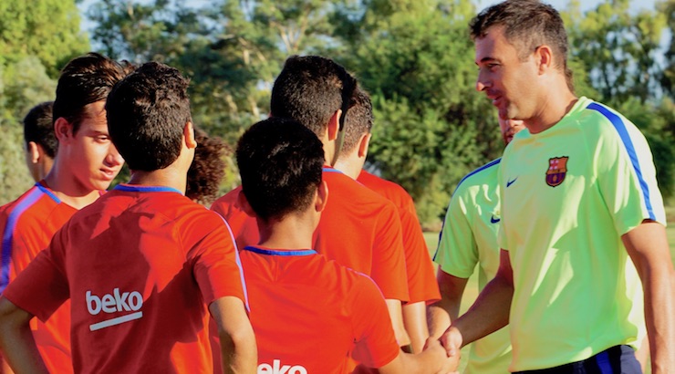 Youth soccer news: Denis Silver greets Barca Academy players after early morning practice