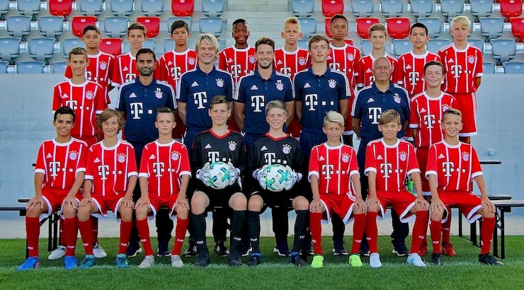 Youth Soccer News: American playing abroad - Grayson Dettoni with his 2017 FC Bayern Youth Soccer team in Germany