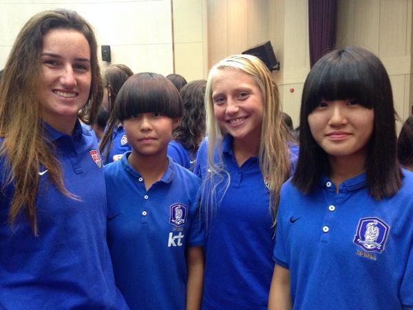 The U-17 #USWNT had a mixer with their hosts from South Korea. Hillary Beall & Frankie Tagliaferri make new friends