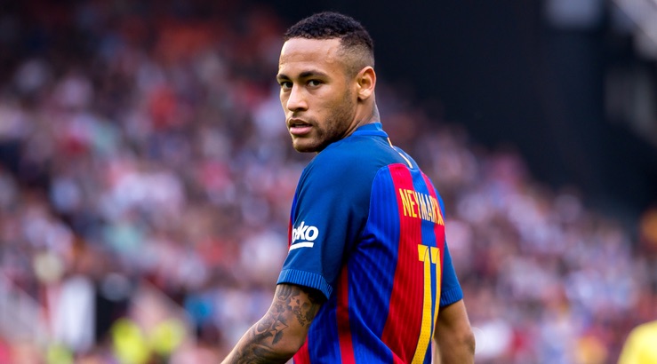 Neymar plays at the La Liga match between Valencia CF and FC Barcelona at Mestalla on October 22, 2016