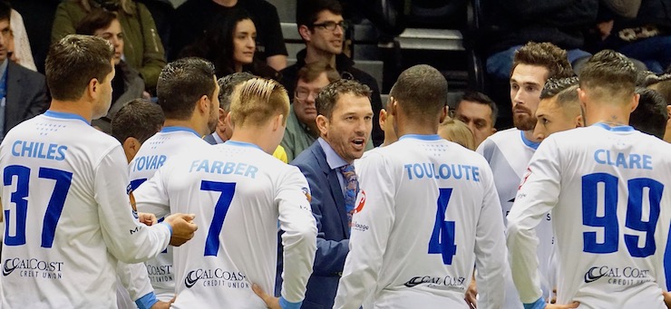 San Diego Soccer News - San Diego Sockers head coach Phil Salvagio calls a time out -- and moments later Brian Farber scores a goal