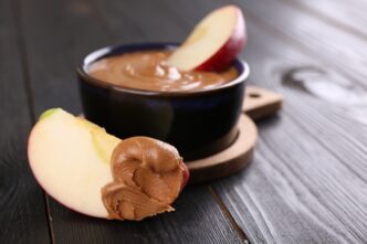 Nutrition for Soccer Players: Apples and Penut butter as a snack